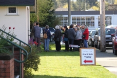 2018-04-21-Plant-Sale-14-queue-before-doors-open