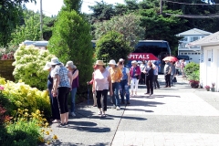 2024-06-20-Bus-Tour-D-J-English-3-unloading-the-bus