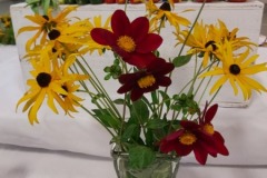 2020-09-05-UN-Fair-flowers-fresh-Rudbekia-Cats-Hot-Lips-dahlias